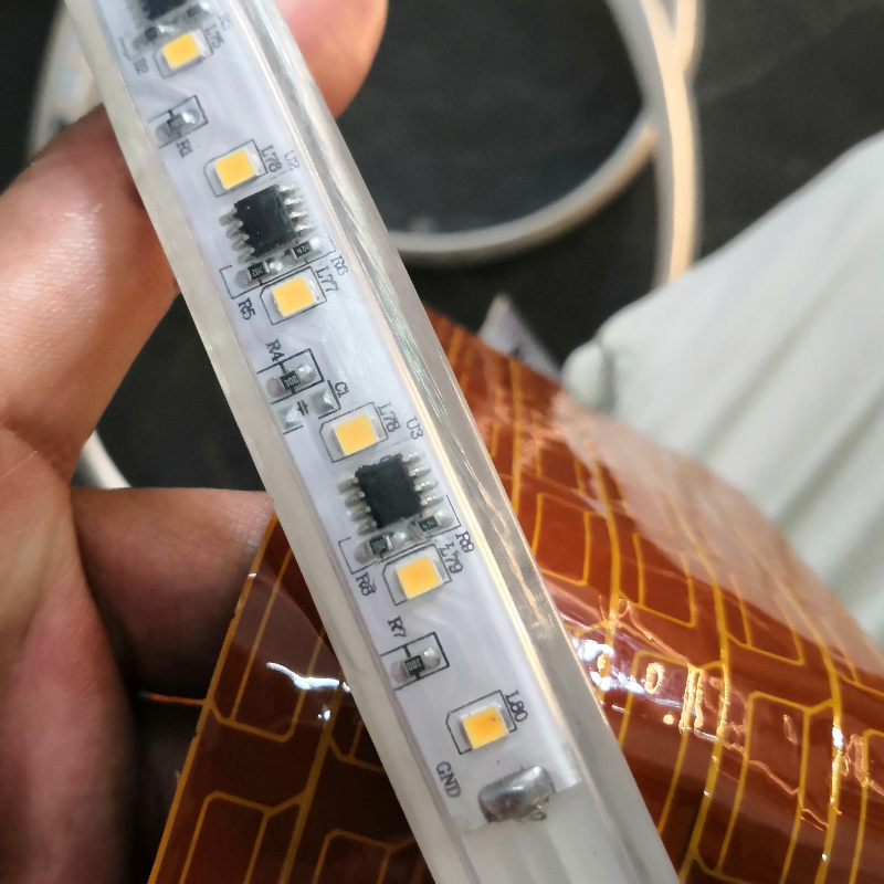 明微SM16703P單線歸零碼協議RGB幻彩恒流IC(圖3)