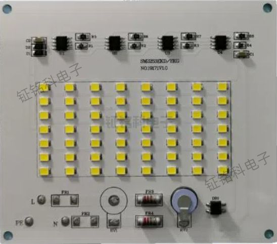 明微SM16714PHT替代TM1814和UCS2904 的優(yōu)勢(shì)解析?(圖2) SM2253EKD投光燈光源板.jpg